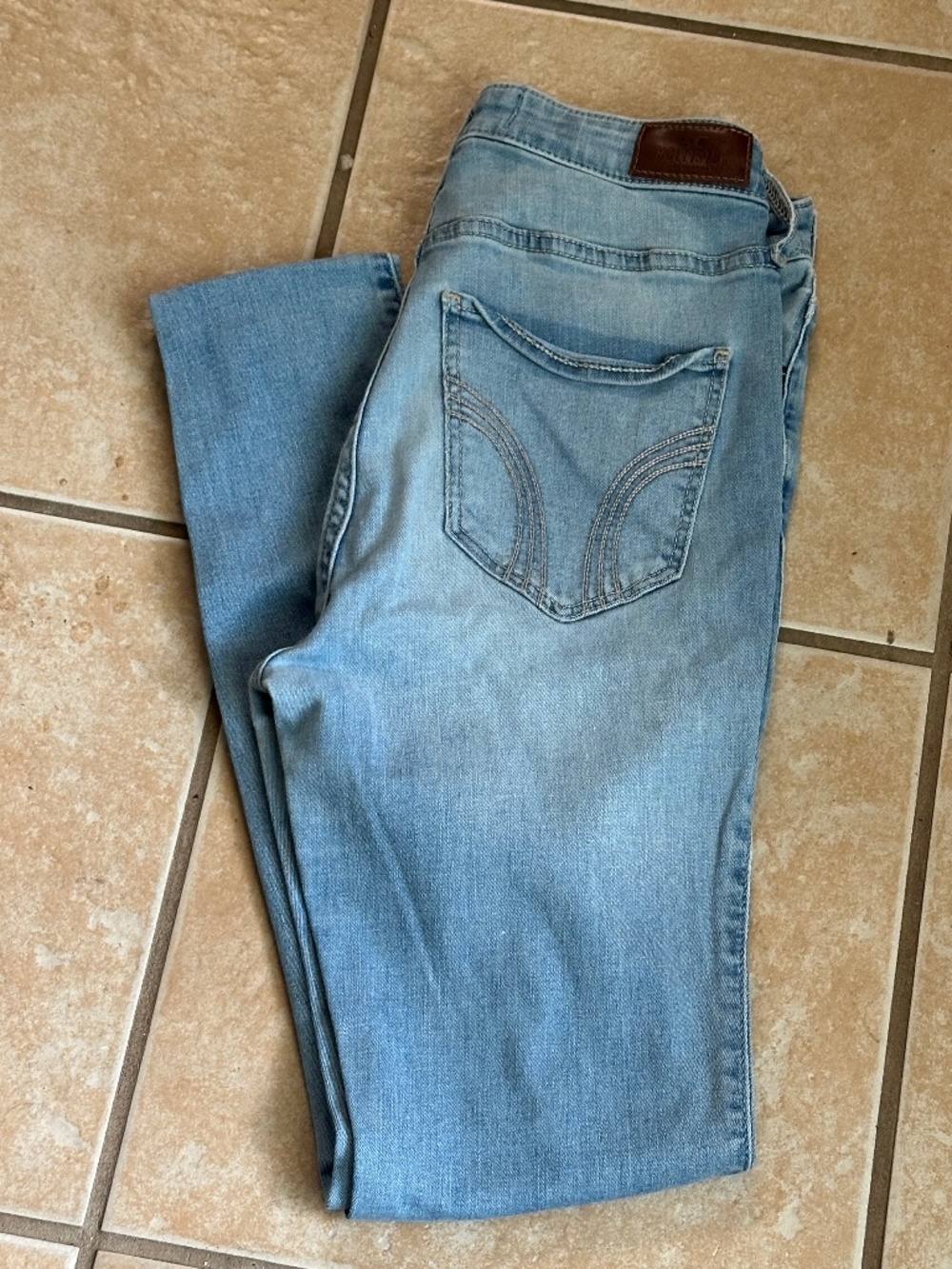 HOLLISTER JEANS